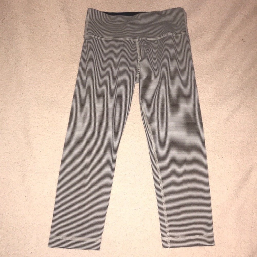 Size 2 lululemon crop pant